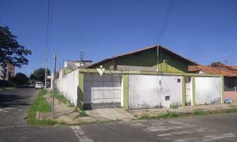 Imagem: Casa de esquina no Acarape para aluguel