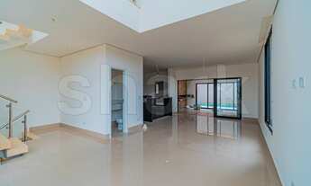 Imagem 2: Casa de condomínio para venda possui 220 metros quadrados com 3 quartos