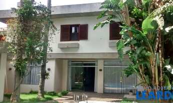 Imagem: CASA ASSOBRADADA - JARDIM PAULISTA - SP