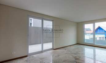 Imagem 2: Sobrado triplex a venda, com 3 quartos sendo uma suíte, duas vagas de garagem, amplo ático