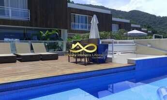 Imagem: Casa de alto padrão com piscina privativa