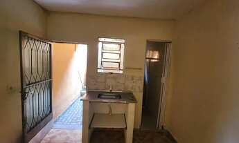 Imagem 2: Aluga-se Kitnet Casa com 1 dormitório