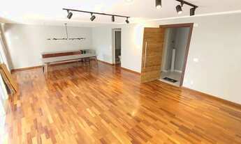 Imagem 3: Apartamento para aluguel e venda possui 240 metros quadrados com 4 quartos