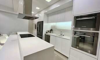 Imagem 1: Apartamento Duplex c/ 213m², 04 suítes e 3 vagas de garagem