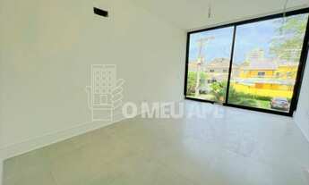 Imagem 7: Casa de condomínio para venda tem 350 metros quadrados com 4 quartos