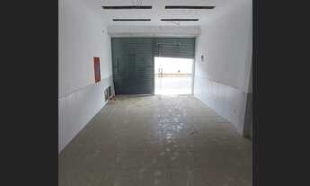 Imagem 2: Ponto comercial/Loja/Box para aluguel com 57 metros quadrados em Centro - Macaé - RJ