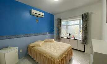 Imagem 4: Ampla Casa de dois pavimentos com 03 dormitórios e um amplo quintal próximo ao Lago da Ped