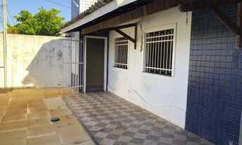 Imagem 3: Casa Solta 200 Metros com 1 Suíte Bairro Aeroporto e 1 Vaga de garagem