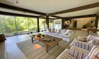 Imagem 4: ALTA Imóveis Boutique vende: Casa super conectada a natureza, aos pés da Pedra da Gávea em