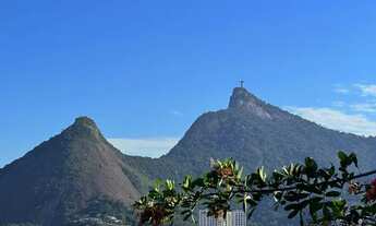 Imagem: COBERTURA LINEAR COM VISTA PARA PÃO DE