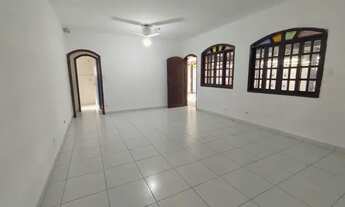 Imagem: Casa para aluguel possui 240 metros quadrados