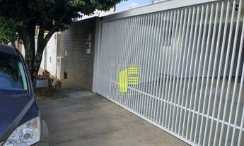 Imagem 2: Casa ampla e confortável de 4 dormitórios com 2 suítes e ótima localização no bairro Nova