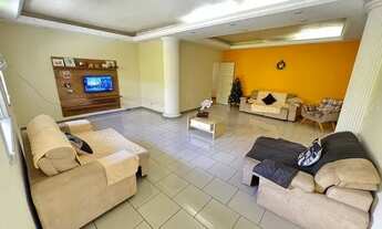 Imagem 6: Casa com 3 Quartos e 3 banheiros à Venda, 270 m² por R$ 800.000