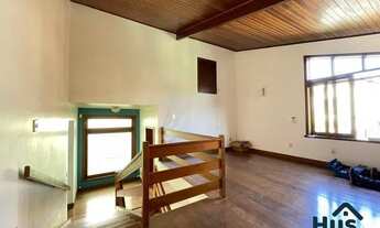 Imagem 5: Maravilhosa Casa Estilo Colonial com 5 Quartos, Suíte, Hidromassagem e 4 Vagas no Bairro D