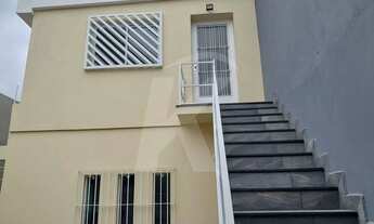 Imagem 2: Casa com 3 quartos, sala, cozinha, 2 banheiros, 1 vaga de garagem