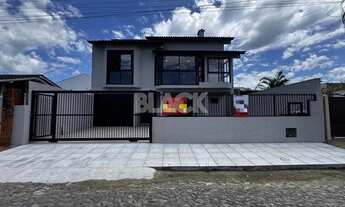 Imagem: Casa com 04 quartos e piscina à venda no