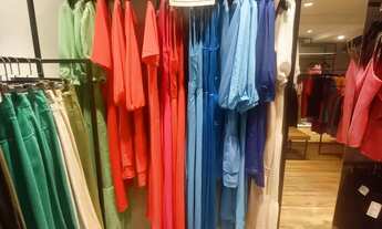 Imagem 4: Conjunto completo de araras pretas para loja em METALON!!