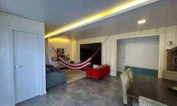 Imagem: Casa container com 3 dormitórios sendo