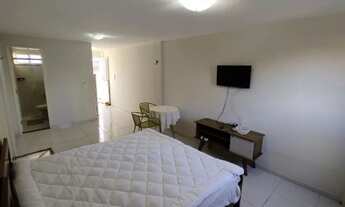 Imagem 5: Kitnet em Ponta Negra, quarto, cozinha e Banheiro