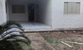 Imagem 2: Vende-se está casa com 02 quartos, 02 banheiros, 01 sala, 01 cozinha, 01 Varanda