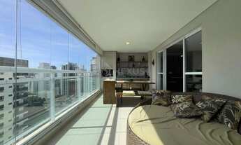 Imagem 2: Apartamento com varanda gourmet em prédio novo com lazer a uma quadra da Praia das Astúria