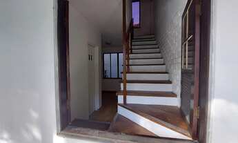 Imagem 6: Aluguel Casa Comercial com 3 andares possuindo 6 salas além de uma ótima cozinha