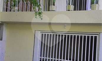 Imagem: Casa Térrea em Vila Fechada