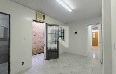 Imagem 2: Casa para Aluguel - Azenha, 2 Quartos, 100 m2