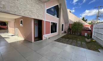 Imagem 3: Casa com piscina e edícula no bairro Xaxim!