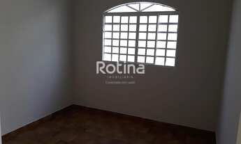 Imagem 2: Casa para aluguel, 3 quartos, 1 suíte, 3 vagas, Segismundo Pereira - Uberlândia/MG