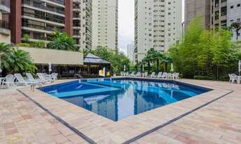 Imagem 2: Flat Residencial de 120m² com Serviços em Moema