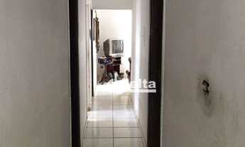 Imagem 5: Casa com 4 dormitórios à venda, 300 m² por R$ 650.000 - Cazeca - Uberlândia/MG