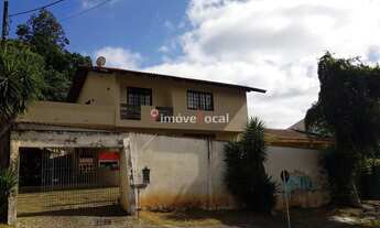 Imagem 1: Casa ampla com terreno de 500m2 em meio a área verde no Pilarzinho