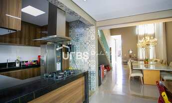 Imagem 7: Casa de condomínio térrea para venda possui 220 metros quadrados com 3 quartos