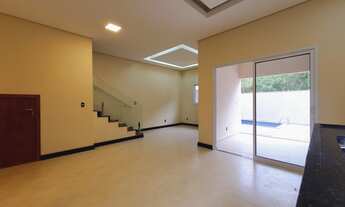 Imagem 5: Linda Casa à Venda com 3 dormitórios, sendo 1 suíte, Área Gourmet e Piscina, Residencial