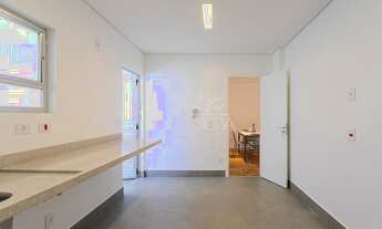 Imagem 3: Perfeito apartamento de 135m2 com 3 dormitórios, sendo 1 com suíte, 2 banheiros e 1 vaga à