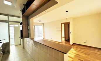 Imagem 3: Vendo apartamento dois dormitórios (uma suíte), varandas e duas vagas de garagem, uma opor