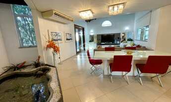 Imagem 6: Casa de condomínio para venda possui 311 metros quadrados com 4 quartos