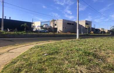 Imagem 5: Terreno de esquina em avenida comercial