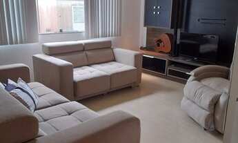 Imagem 5: Casa de condomínio para aluguel possui 350 metros quadrados com 4 quartos. Mobiliada