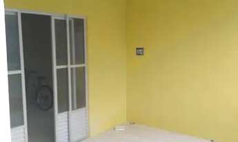 Imagem 6: Casa com o quarto ..sala grande ..varanda espaçosa.