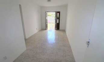 Imagem 3: Apartamento com 2 quartos, wc social, dependência completa de empregada, varanda, 1 vaga