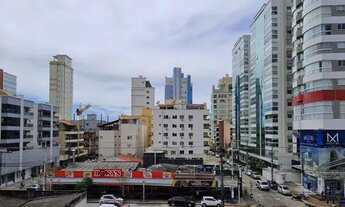 Imagem 2: Apartamento para venda com 70 metros quadrados com 2 quartos em Meia Praia - Itapema - SC