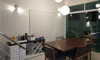 Imagem 6: Casa de condomínio para aluguel possui 390 metros quadrados com 5 quartos