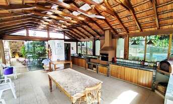 Imagem 4: Casa para venda possui 600 metros quadrados com 6 quartos em Itaipava - Petrópolis - RJ