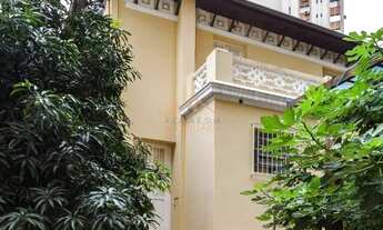 Imagem 5: Casa 02 pavimentos de aproximadamente 600m² de área total. Localizado no bairro Lourdes ex