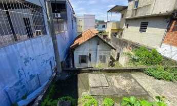 Imagem 3: Terreno com duas casas