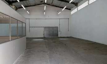 Imagem 5: Aluga-se Galpão 300 m2 Ótima localização e visibilidade