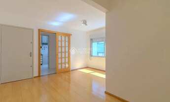 Imagem 3: Imóvel para venda tem 61 metros quadrados com 2 quartos em Santana - Porto Alegre - RS