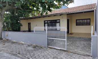 Imagem 2: São Francisco do Sul-SC Prainha Vendo Casa a 30 metros do mar; Valor 980.000,00